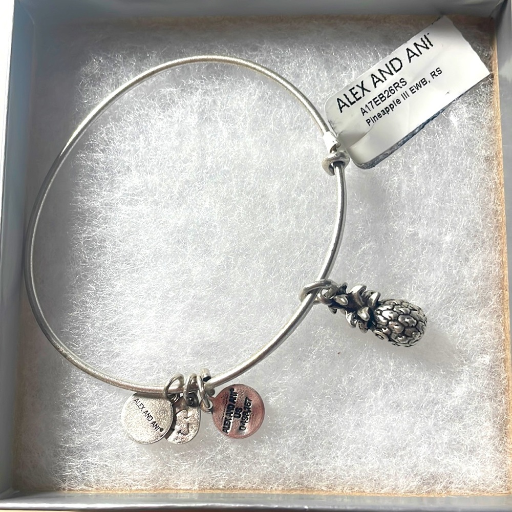 Alex and Ani pineapple 🍍 bracelet